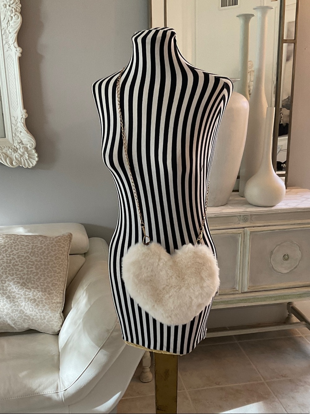 Faux Fur Heart Crossbody Bag - Cream